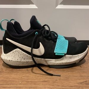 Nike pPaul George basketball shoes men’s size 11